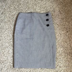 Ann Taylor houndstooth pencil skirt. 2P